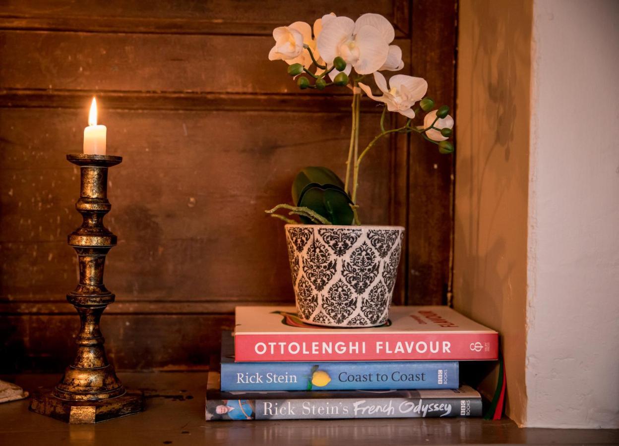 The Black Swan Inn Devizes Extérieur photo