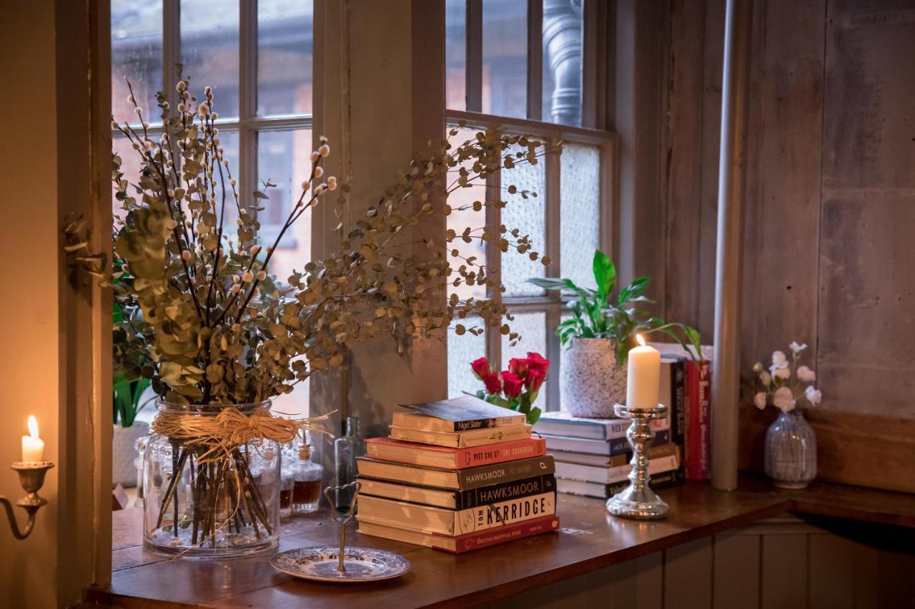 The Black Swan Inn Devizes Extérieur photo