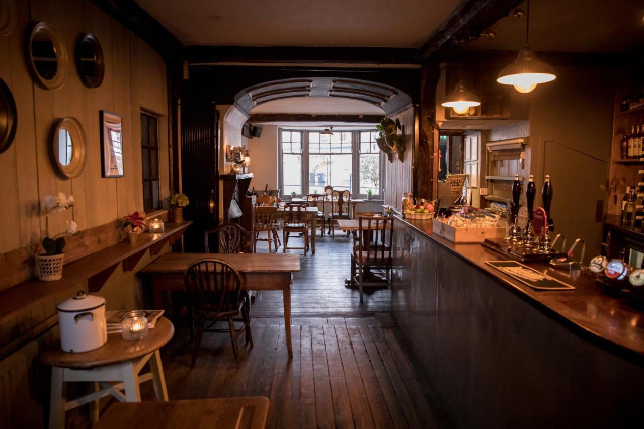 The Black Swan Inn Devizes Extérieur photo