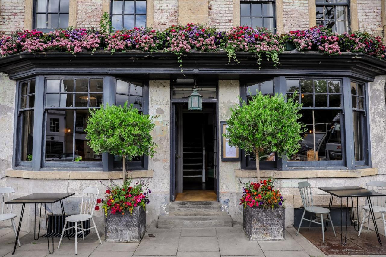 The Black Swan Inn Devizes Extérieur photo