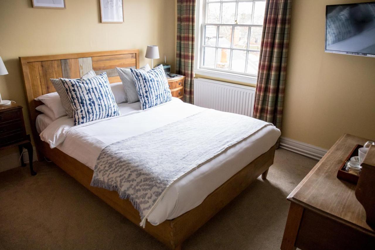 The Black Swan Inn Devizes Extérieur photo